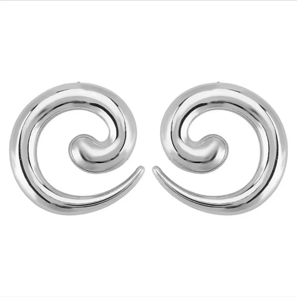 Vintage Silver Spiral Stud Earrings – Bold Retro Statement - Picture 4 of 8